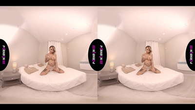 PORNBCN VR diwasa spanyol milf masturbasi lan nyedot kontol ing POV nalika ngrokok lan jerking dheweke sikil